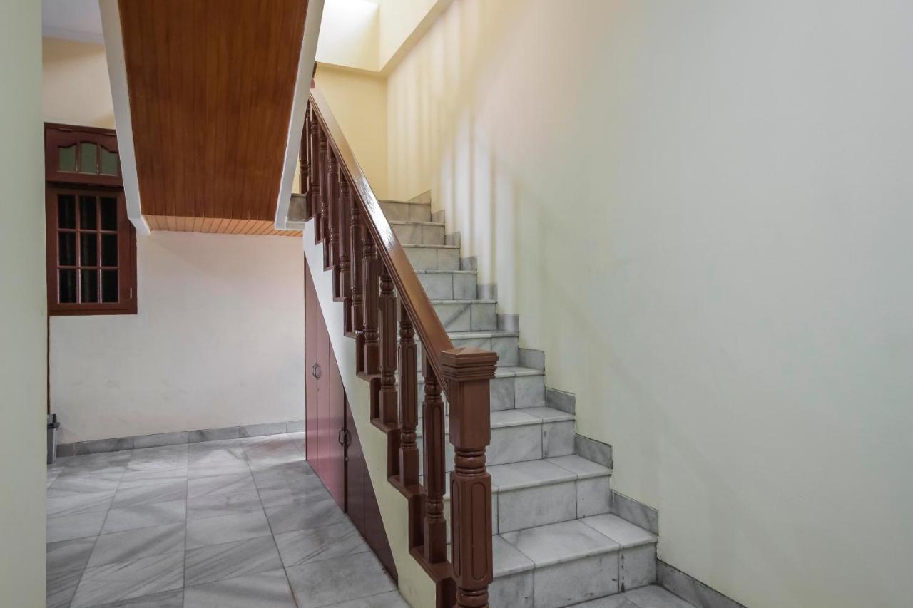 Rumah tetamu Reddoorz @ Meruya 2 Jakarta